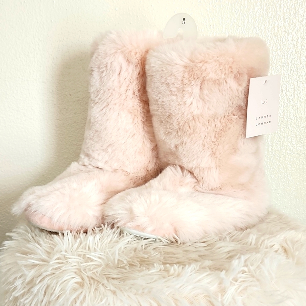 LC Lauren Conrad Allover Tipped Faux Fur  Boot Slippers Medium 7/8
